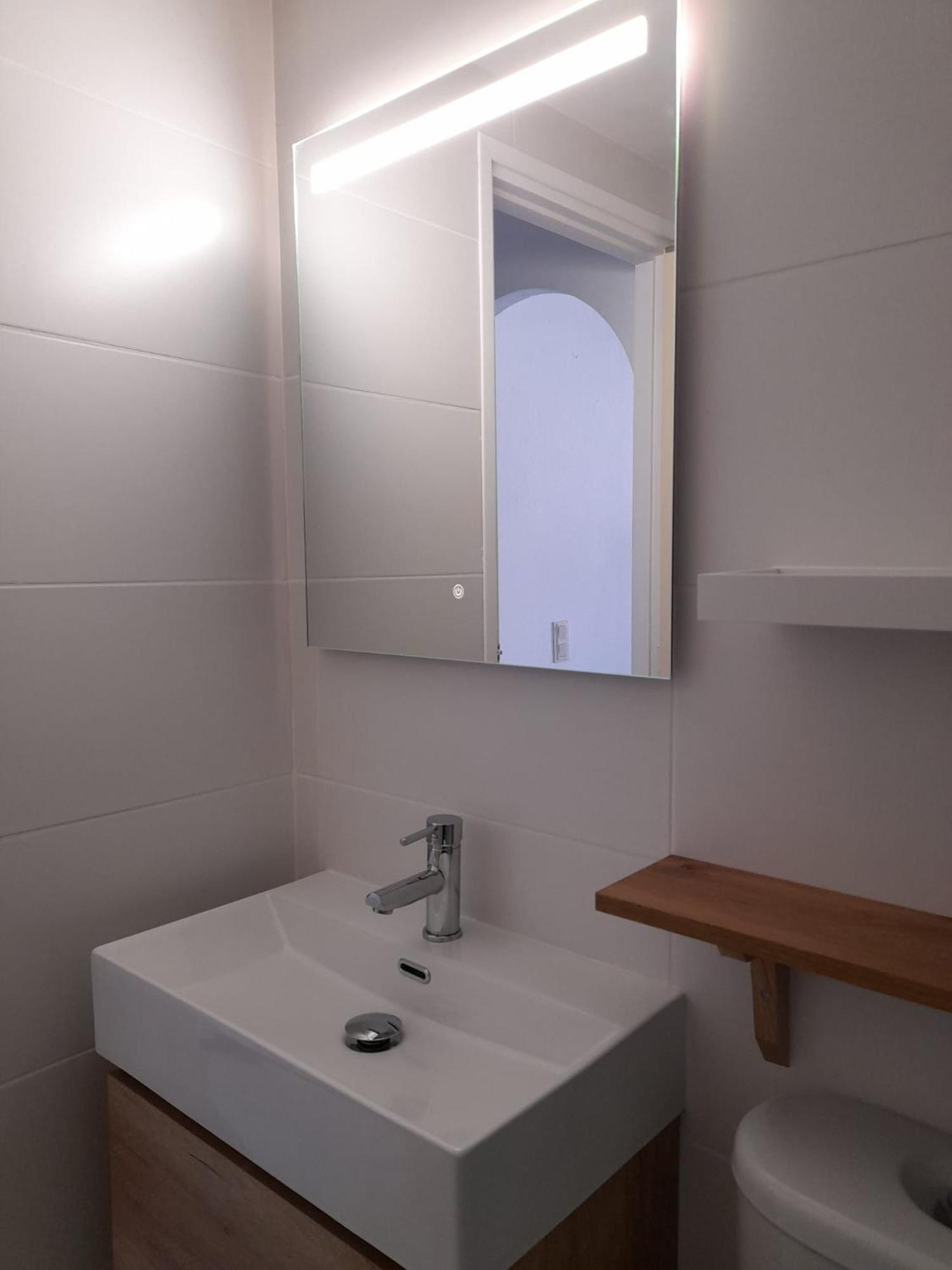 Appartement Lumineux Sur Les Canaux Roses Luaran gambar
